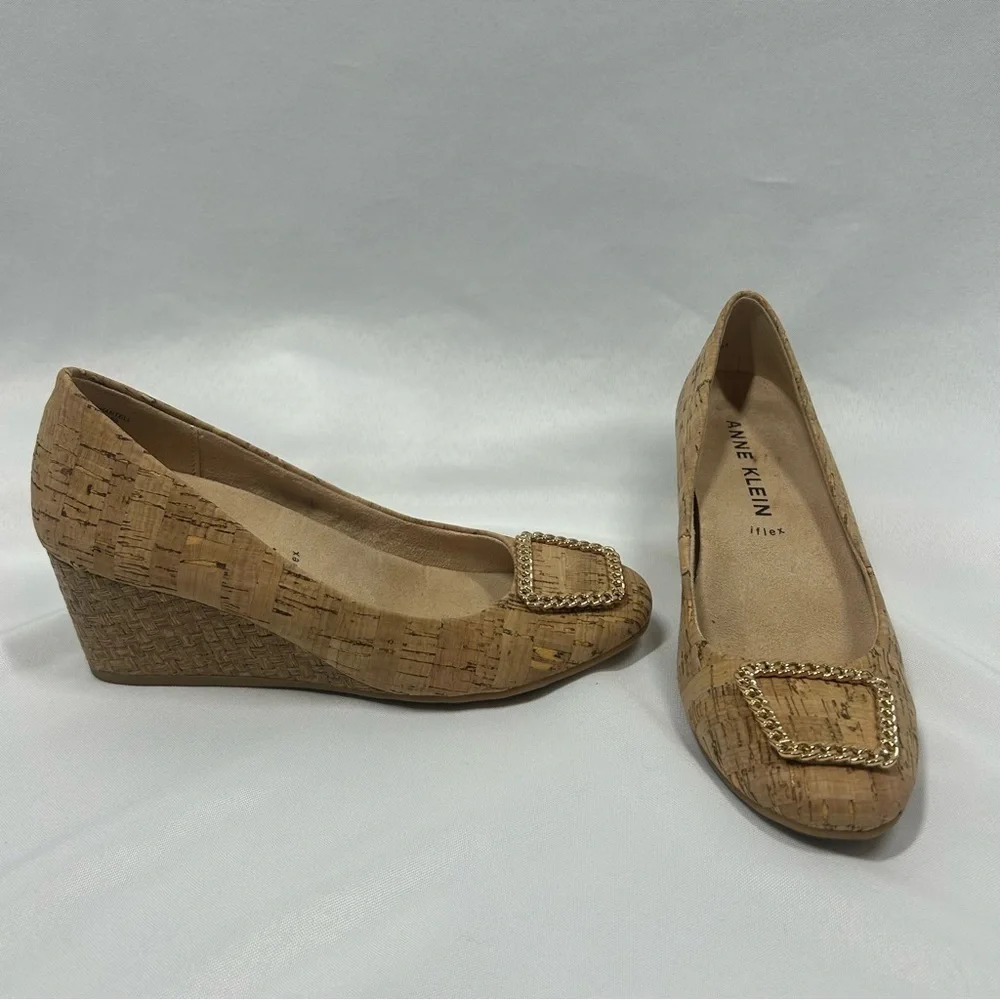 Anne Klein | Shantell iFlex Cork Wedges Gold Chain Heels Tan Women’s Size 7.5